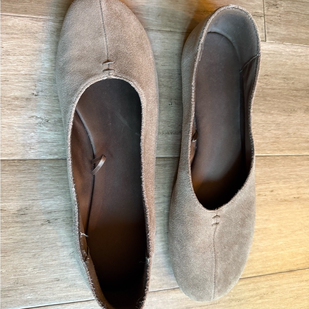 Zara Beige Suede Loafers - Picture 2 of 3